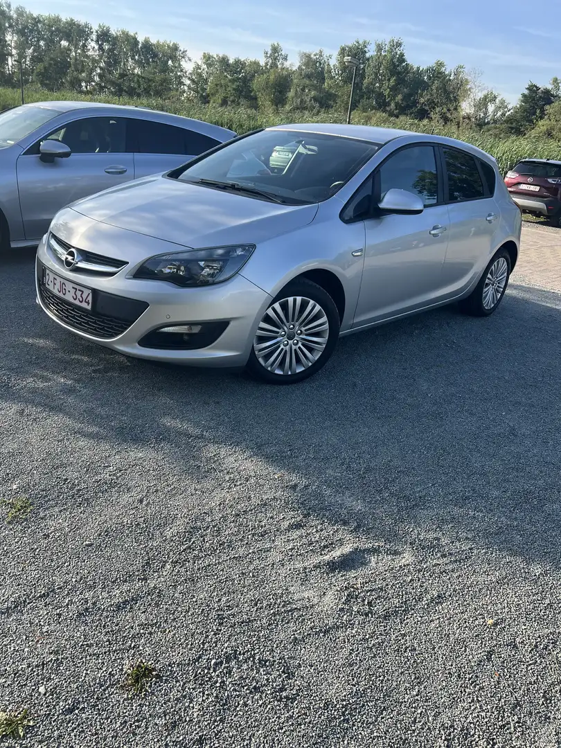 Opel Astra 1.6 benzine euro 5b - 1