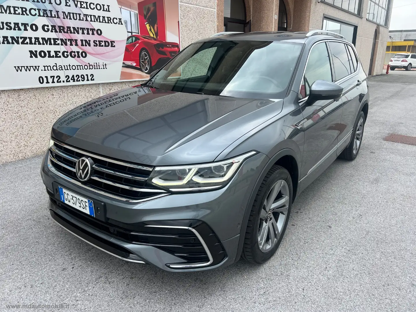 Volkswagen Tiguan Tiguan Allsp.2.0 TDI SCR DSG 4MOT R-Line 7 POSTI Grijs - 1