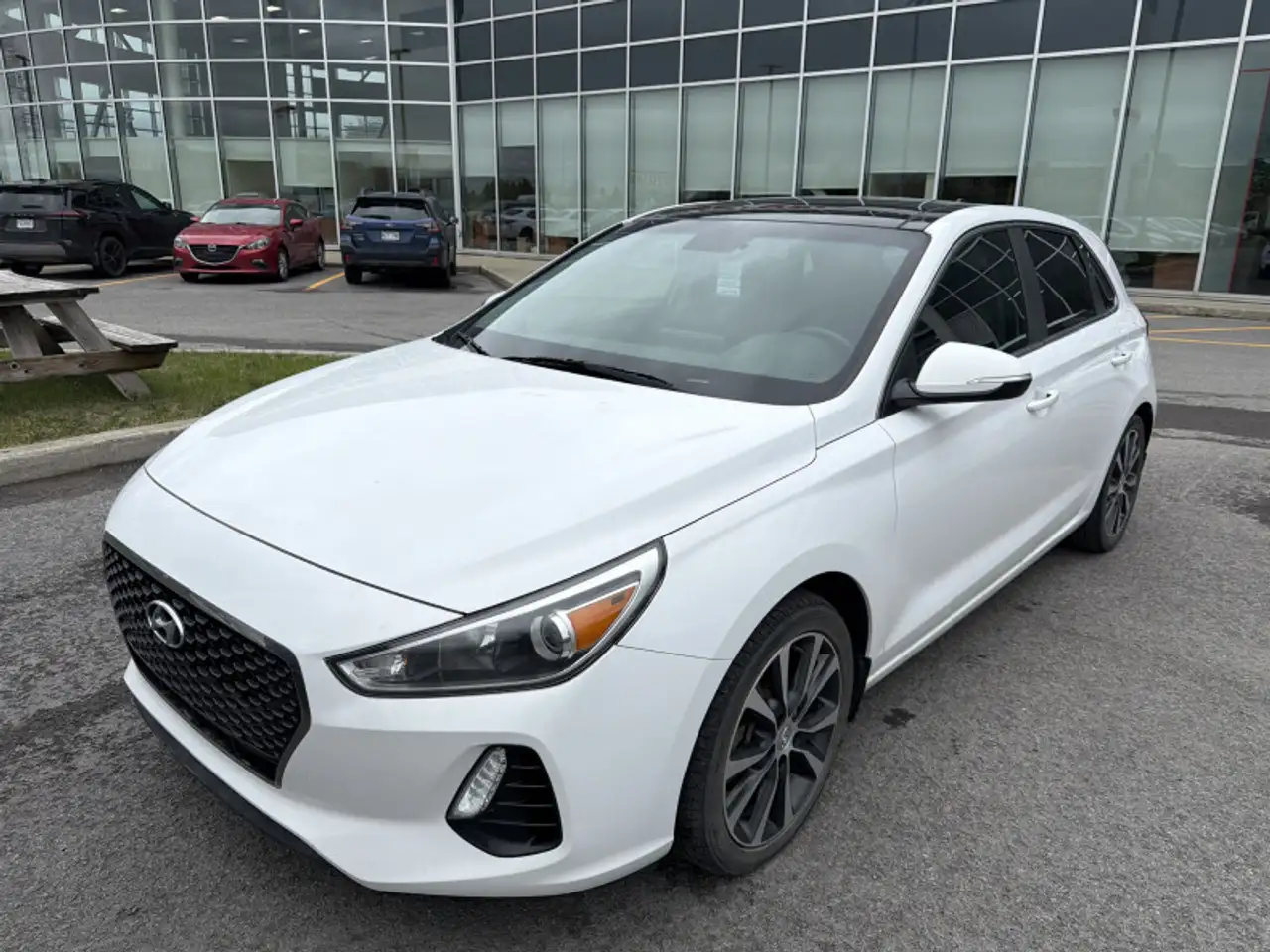 Hyundai ELANTRA снимка Hyundai ELANTRA
