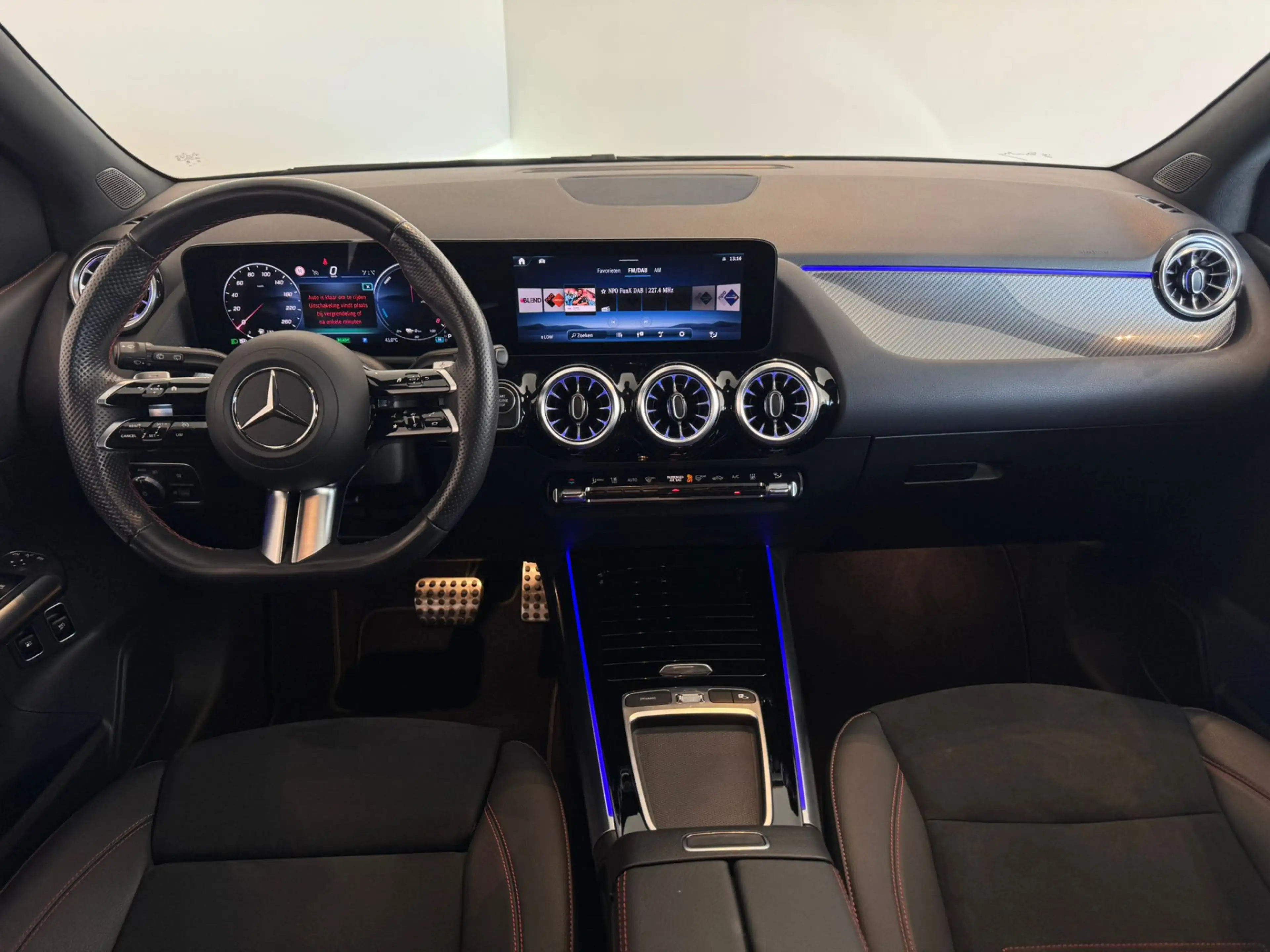 Mercedes-Benz B 250 e Business Solution AMG — photo 5