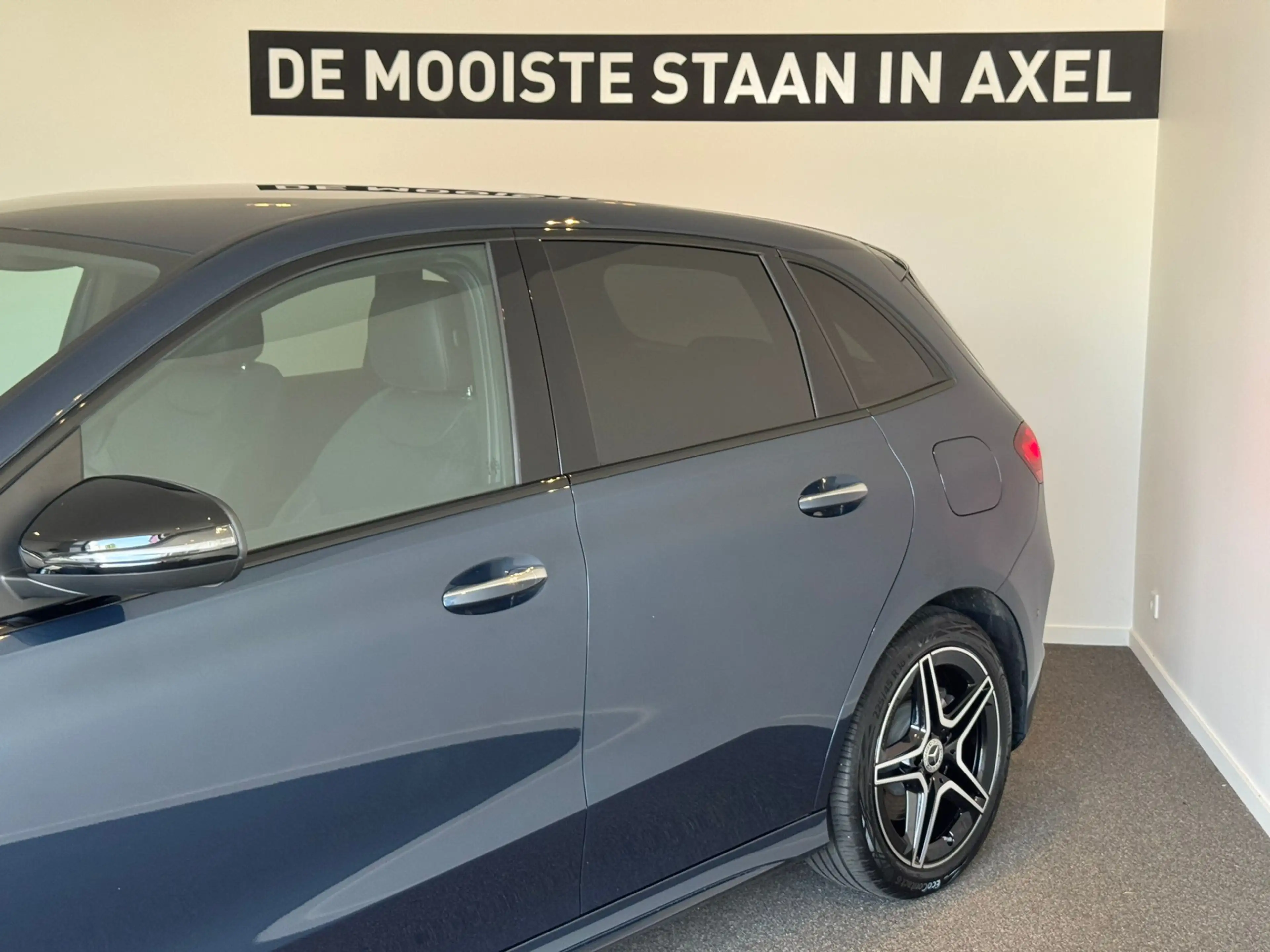 Mercedes-Benz B 250 e Business Solution AMG — photo 9