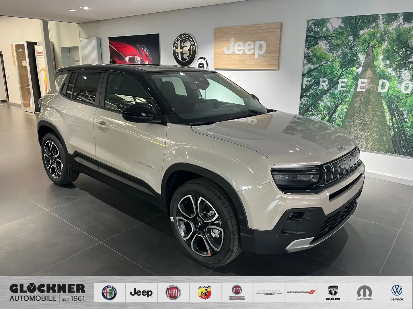 Jeep Avenger e-Hybrid Summit 1.2l MHEV Grau - 1