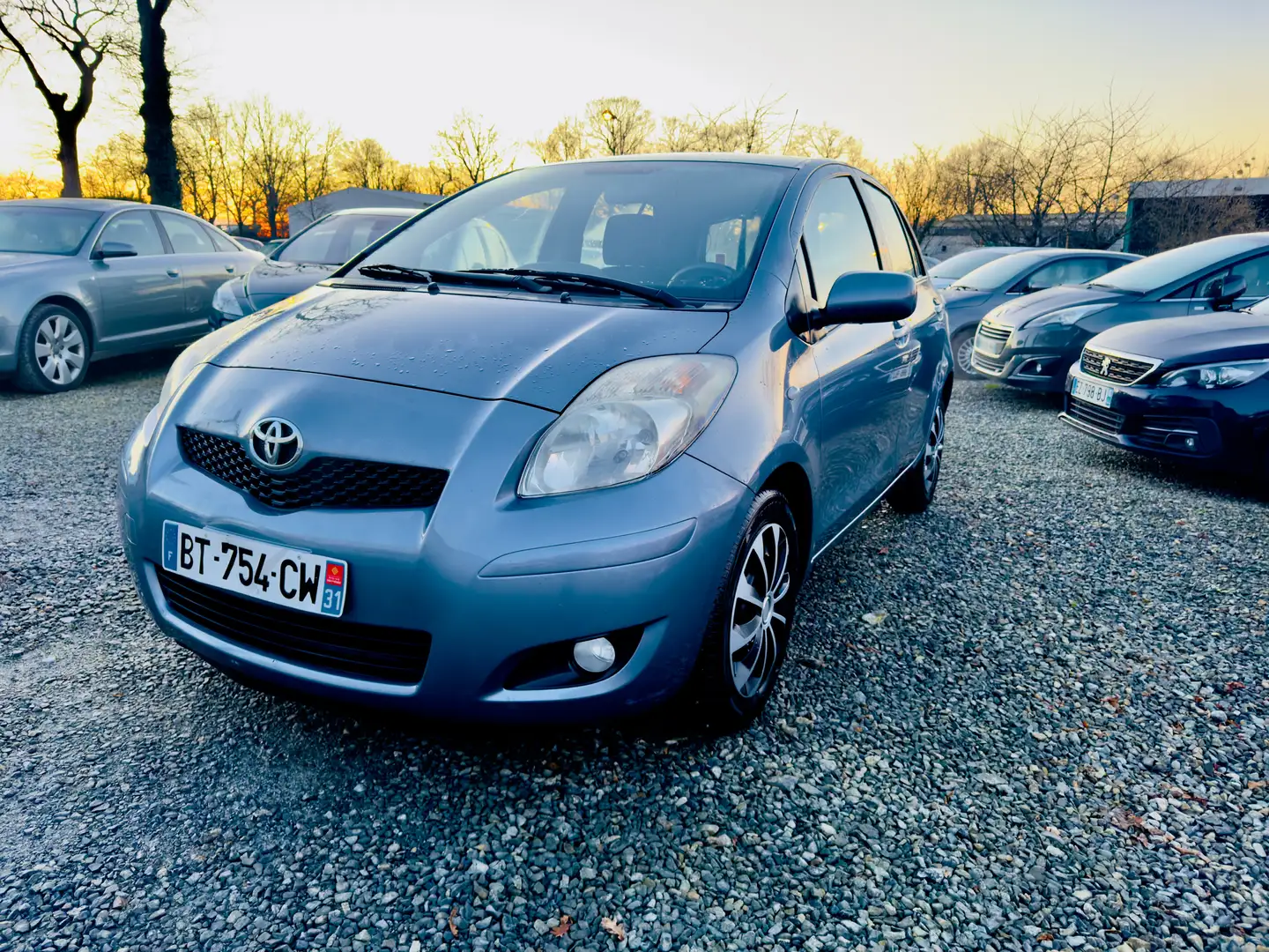 Toyota Yaris 1.4 - 90 D-4D FAP Millenium Gris - 1
