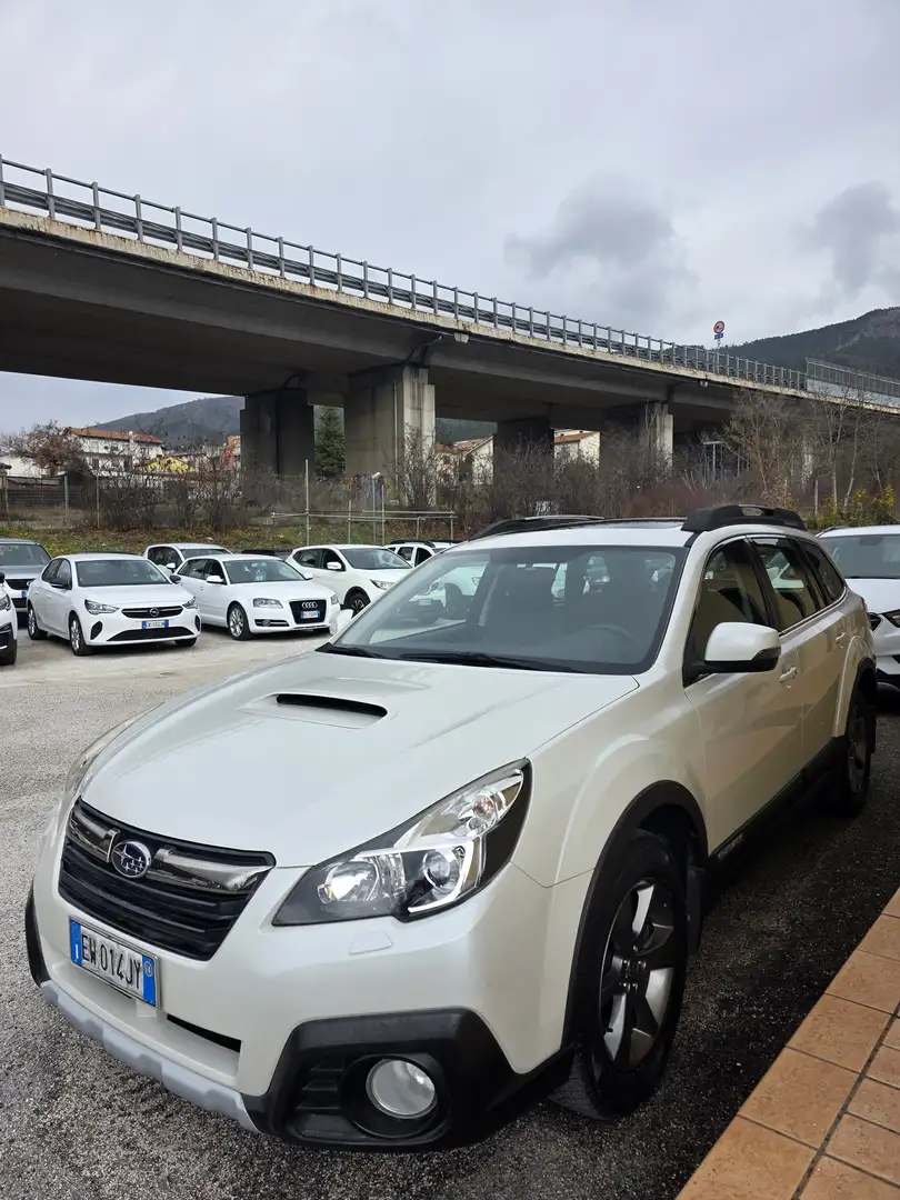 Subaru OUTBACK Outback IV 2009 2.0d Trend lineartronic Weiß - 2