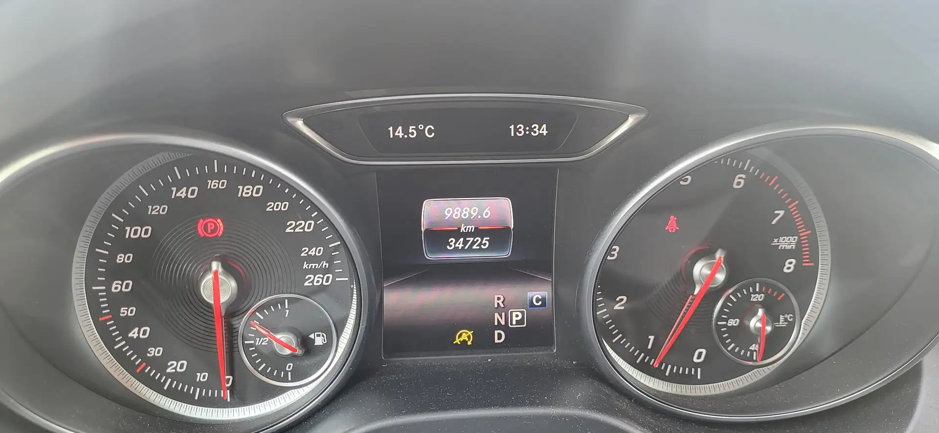 Mercedes-Benz 180 GLA Schwarz - 2