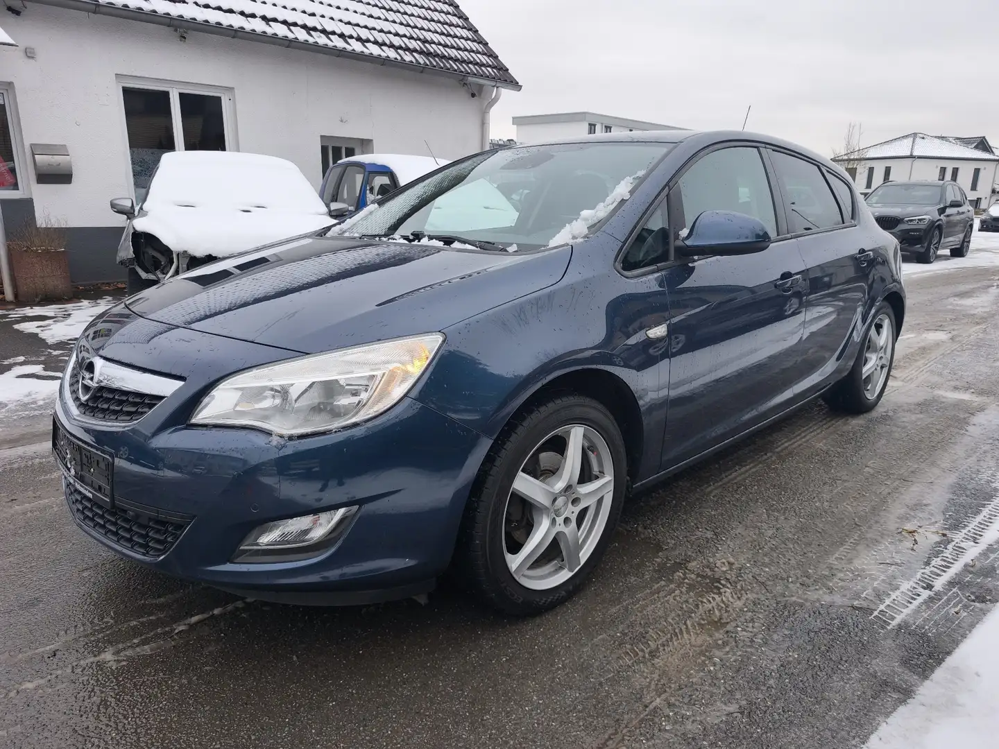 Opel Astra Design Edition Blau - 1