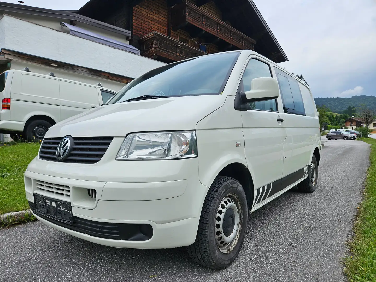 Volkswagen T5 DoKa 2.5 TDI 4Motion 165tkm 1. Besitz AHK Rostfrei Weiß - 2