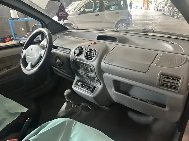 Renault Twingo view 8
