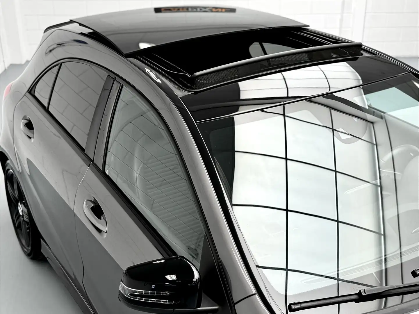 Mercedes-Benz A 250 AMG 4MATIC 211pk,Radar, Pano Grijs - 2