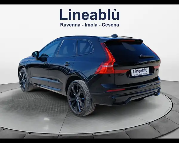 Volvo XC60 view 3