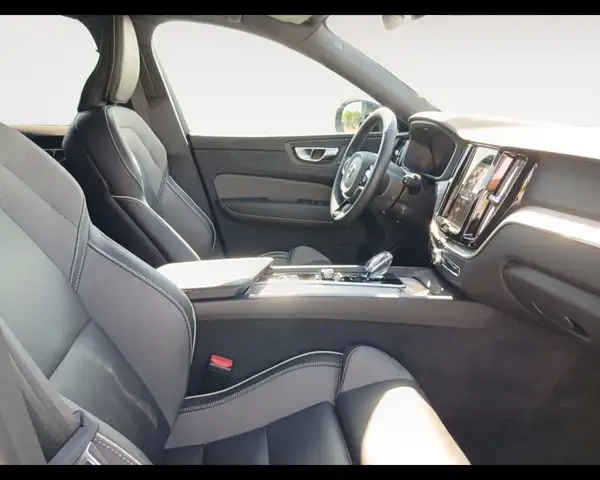 Volvo XC60 view 15