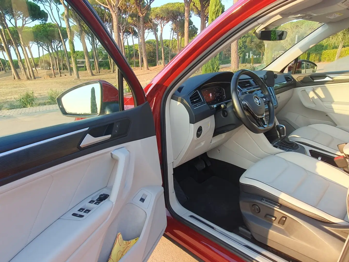 Volkswagen Tiguan 1.5 TSI Sport DSG 110kW Rojo - 2