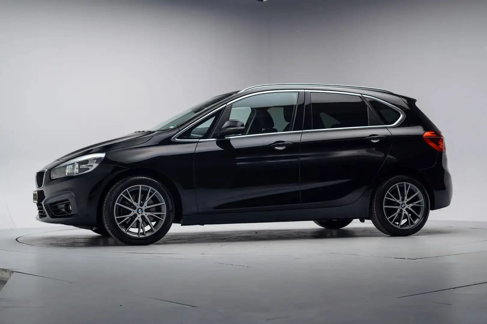BMW 218 2-serie Active Tourer 218i Sport [ Navi Stoelverwa Nero - 2
