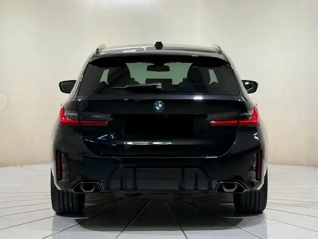 BMW 3 Series view 5