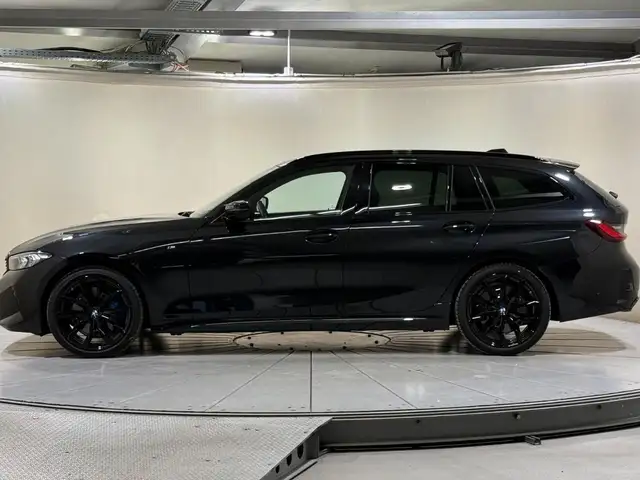 BMW 3 Series view 4