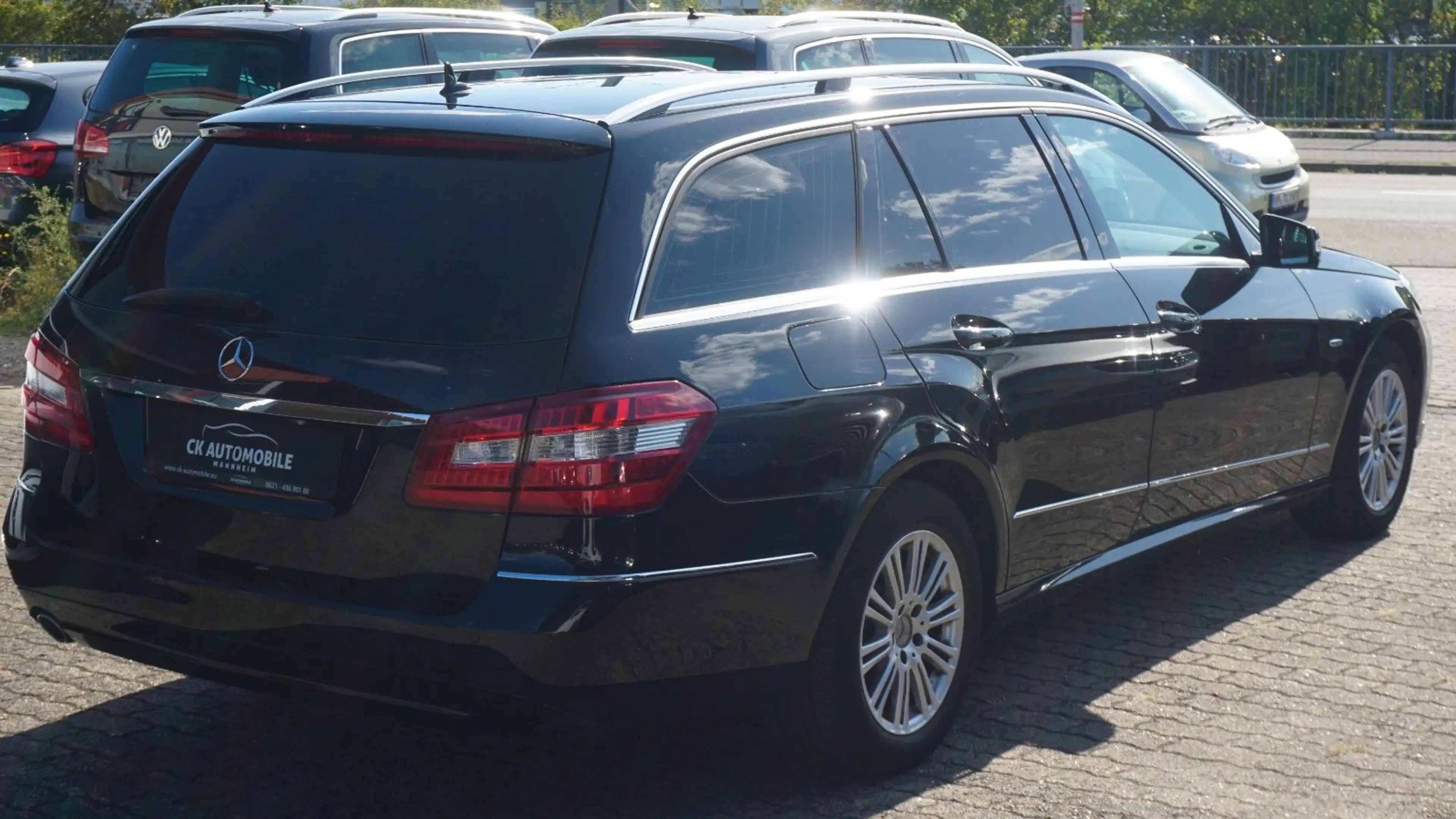 Mercedes-Benz E 200 CGI BlueEfficiency*AUTOMATIK*TEMPO*SHZ*TOP — photo 4