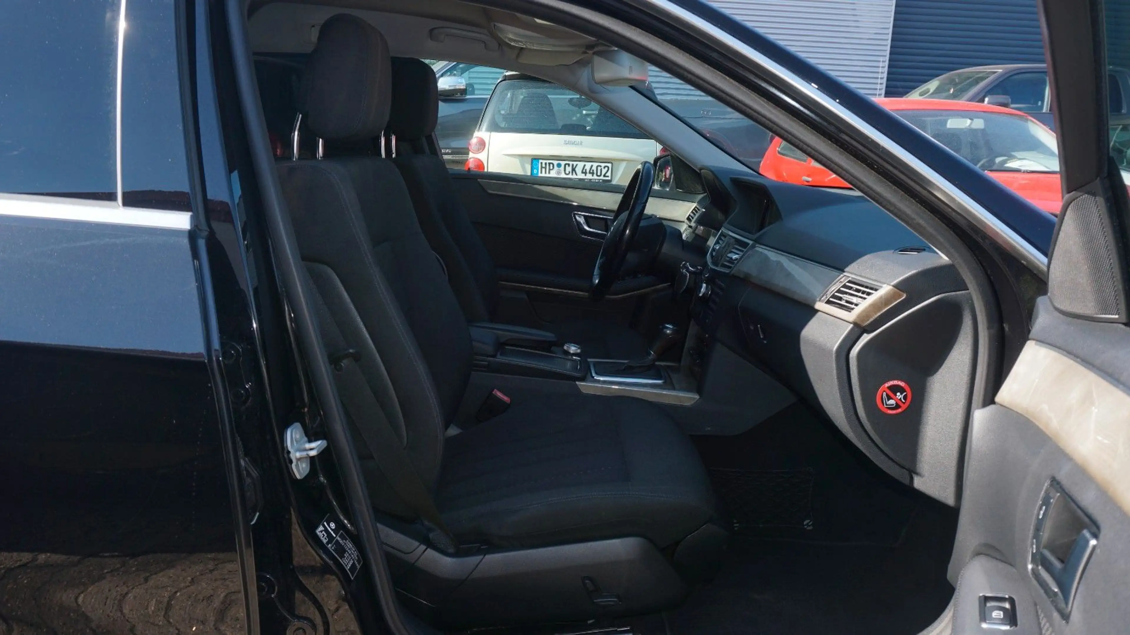 Mercedes-Benz E 200 CGI BlueEfficiency*AUTOMATIK*TEMPO*SHZ*TOP — photo 9