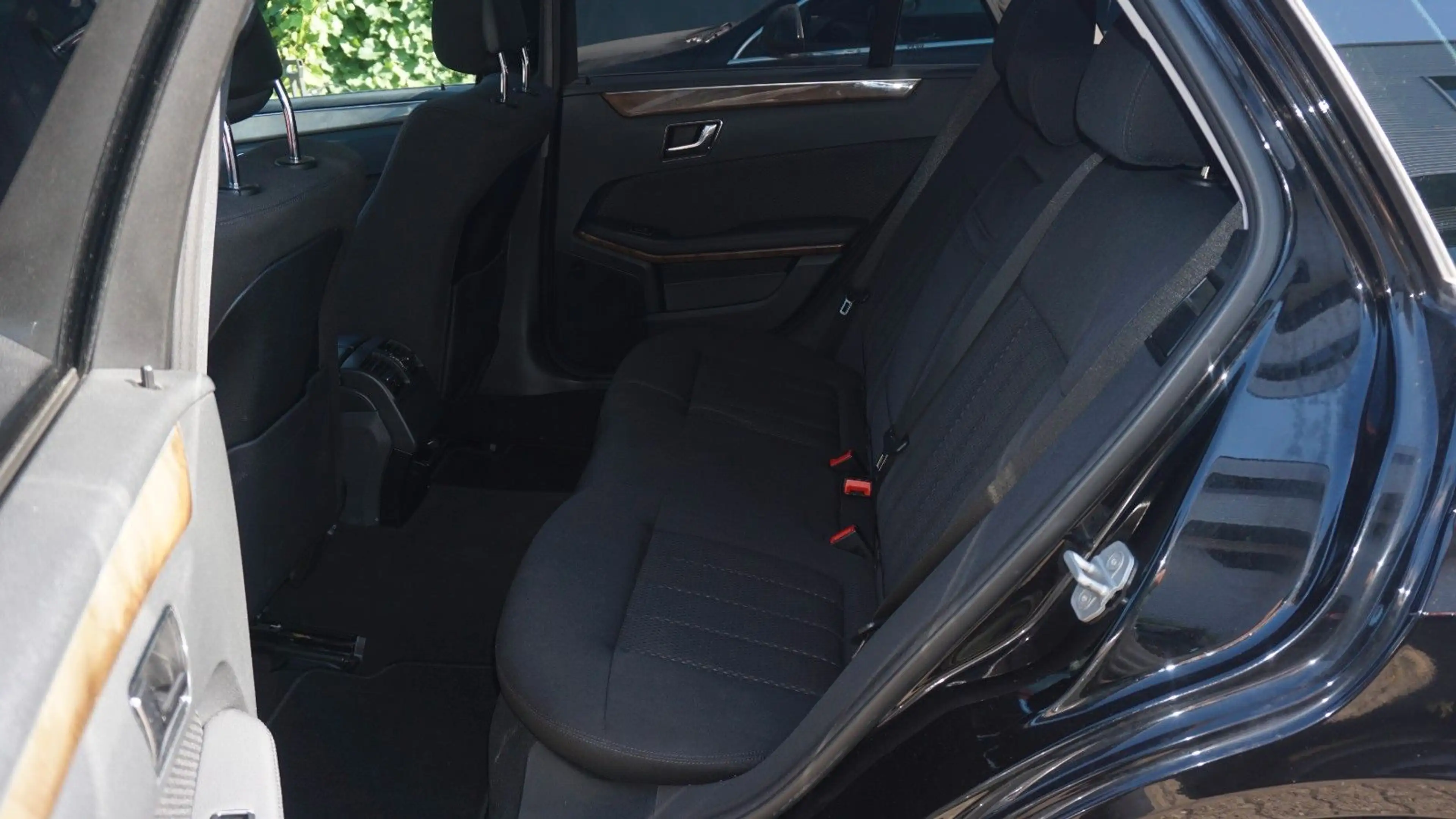 Mercedes-Benz E 200 CGI BlueEfficiency*AUTOMATIK*TEMPO*SHZ*TOP — photo 10