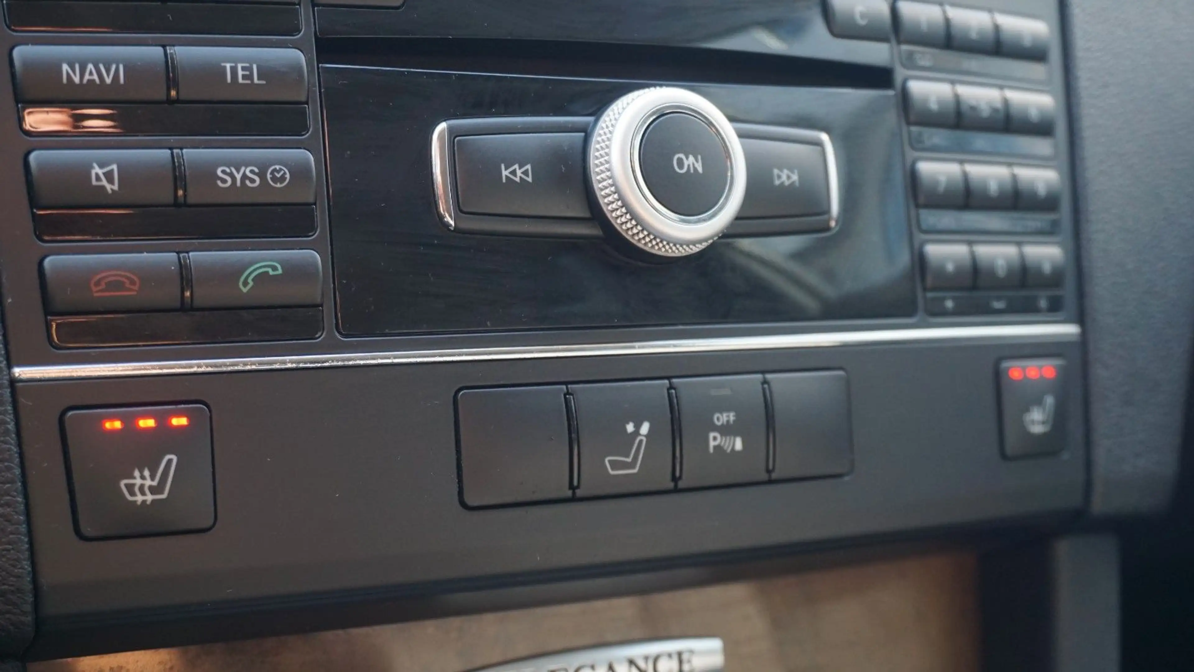 Mercedes-Benz E 200 CGI BlueEfficiency*AUTOMATIK*TEMPO*SHZ*TOP — photo 16