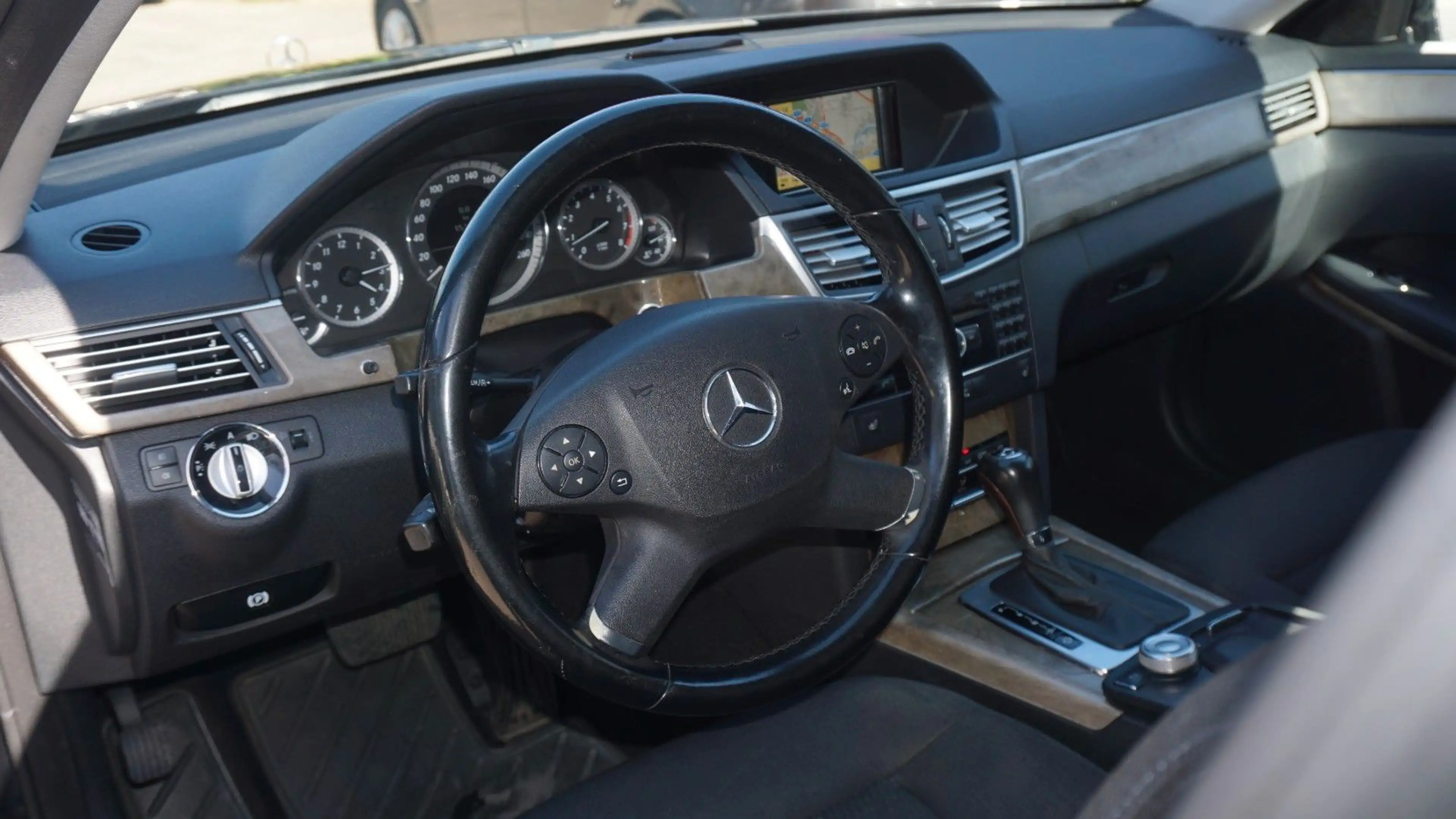 Mercedes-Benz E 200 CGI BlueEfficiency*AUTOMATIK*TEMPO*SHZ*TOP — photo 12