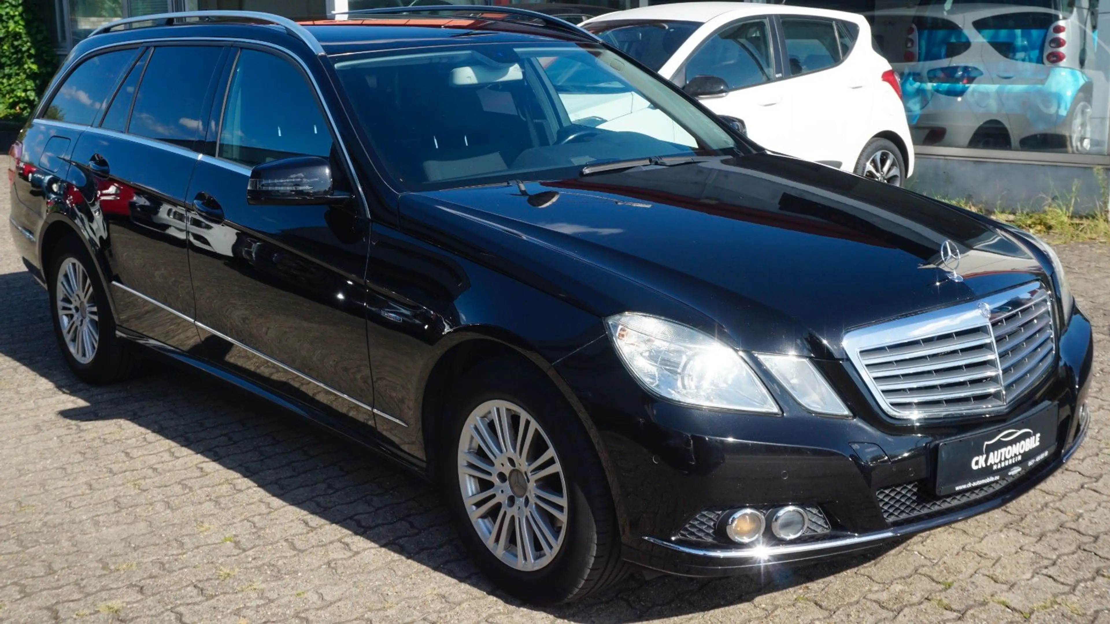 Mercedes-Benz E 200 CGI BlueEfficiency*AUTOMATIK*TEMPO*SHZ*TOP — photo 3