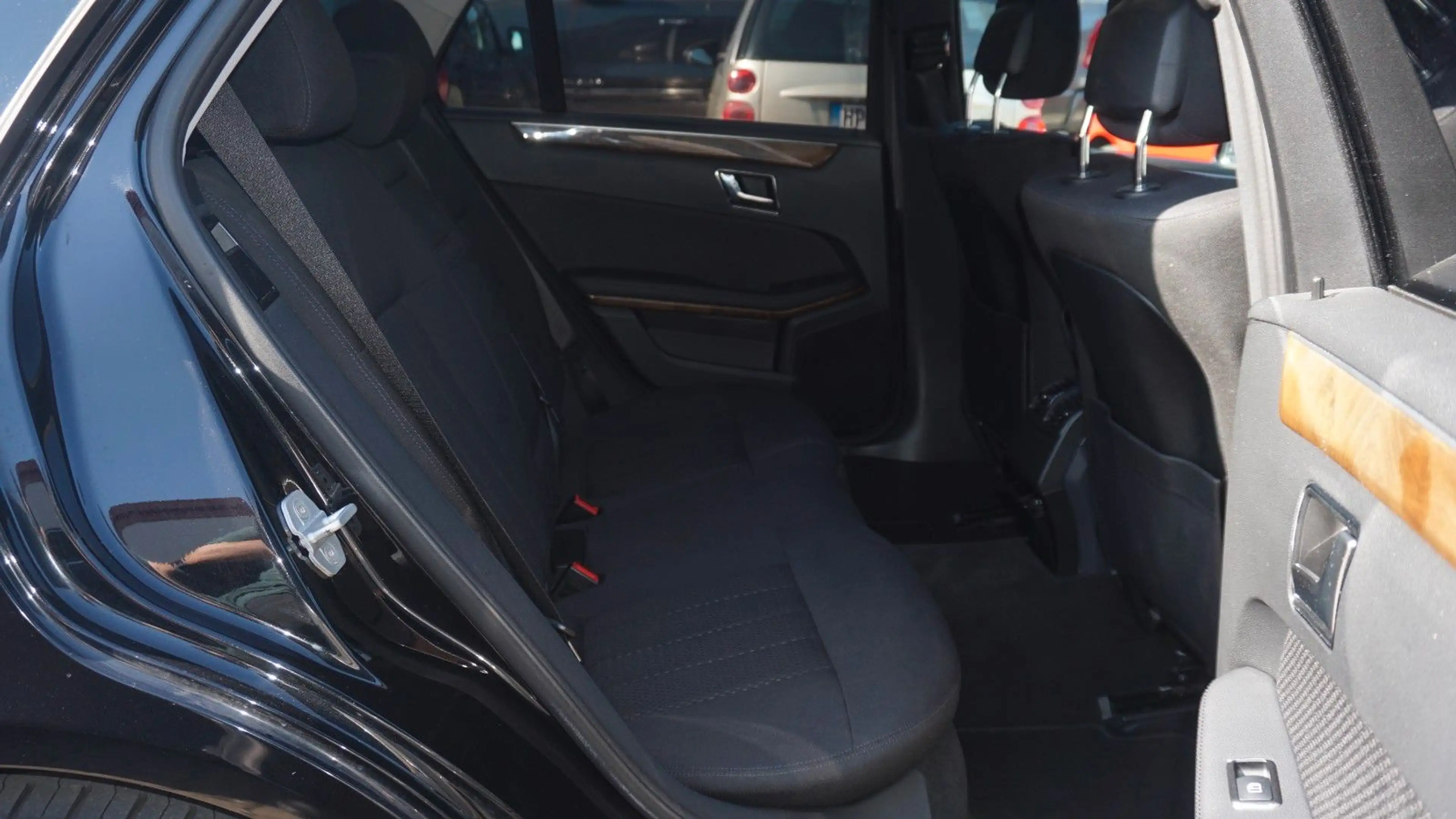 Mercedes-Benz E 200 CGI BlueEfficiency*AUTOMATIK*TEMPO*SHZ*TOP — photo 11