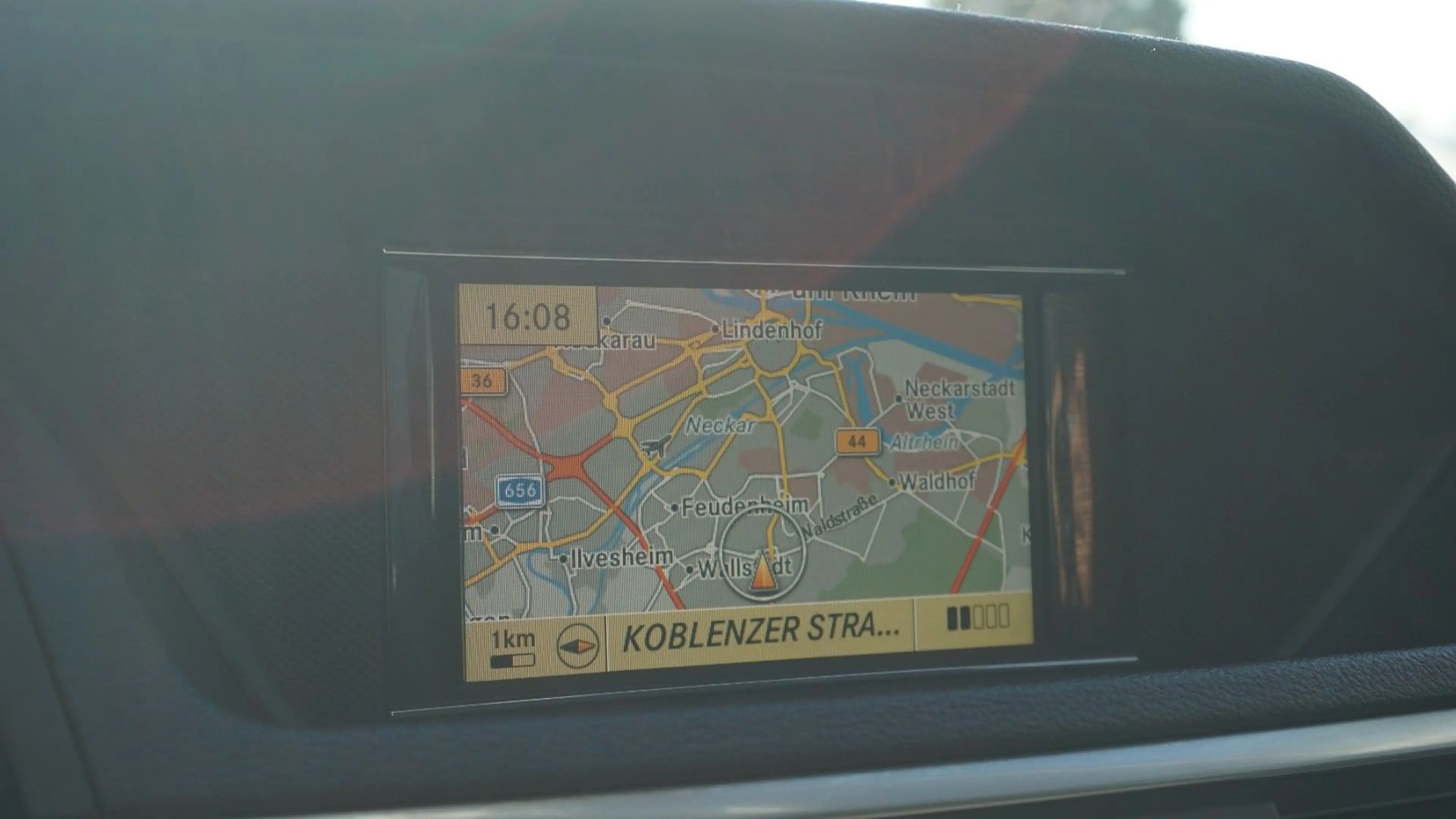 Mercedes-Benz E 200 CGI BlueEfficiency*AUTOMATIK*TEMPO*SHZ*TOP — photo 14
