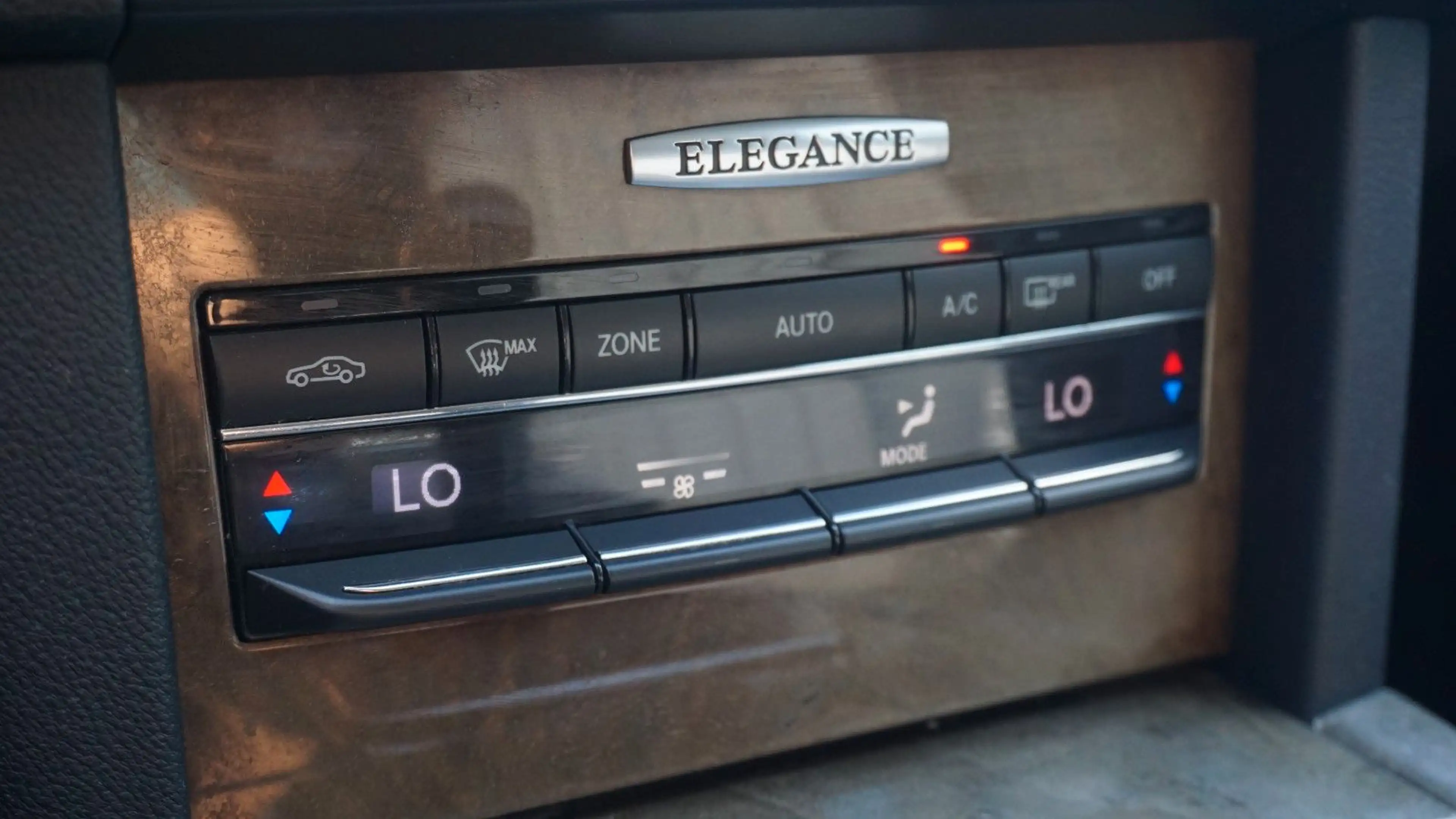 Mercedes-Benz E 200 CGI BlueEfficiency*AUTOMATIK*TEMPO*SHZ*TOP — photo 17