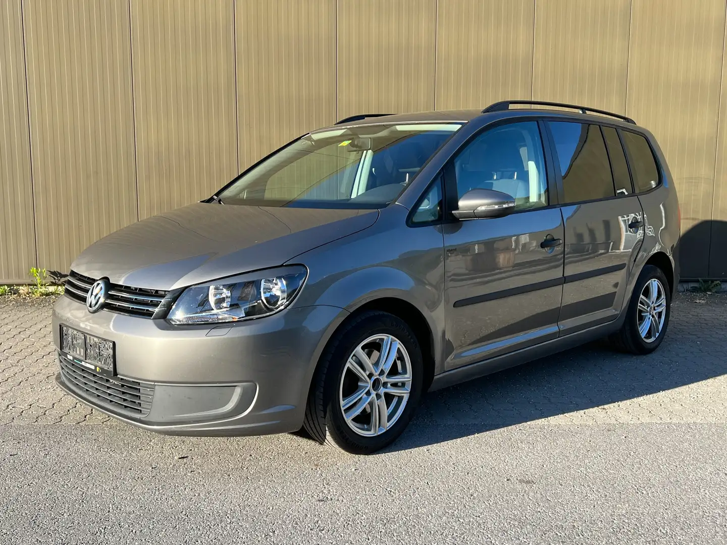 Volkswagen Touran 1.6 TDI Klimatronik Parksensoren Euro-5* Grau - 1