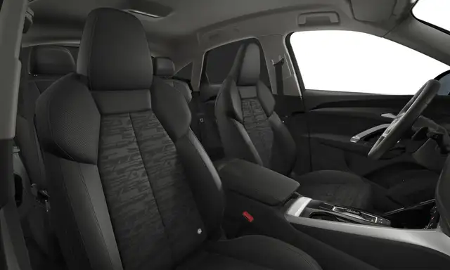 Audi Q5 view 4