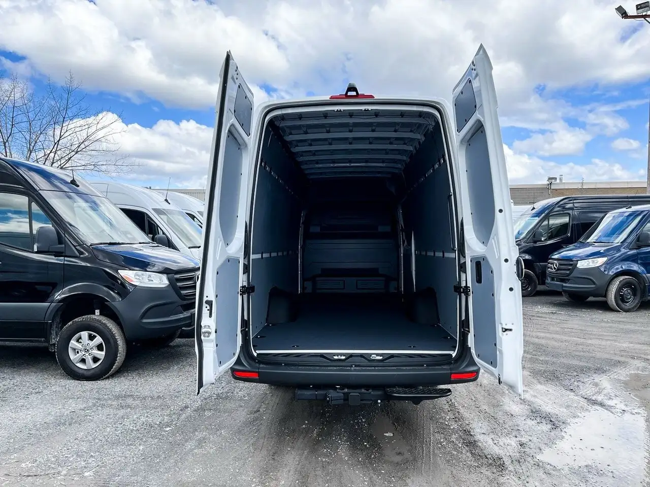 Mercedes-Benz Sprinter снимка Mercedes-Benz Sprinter