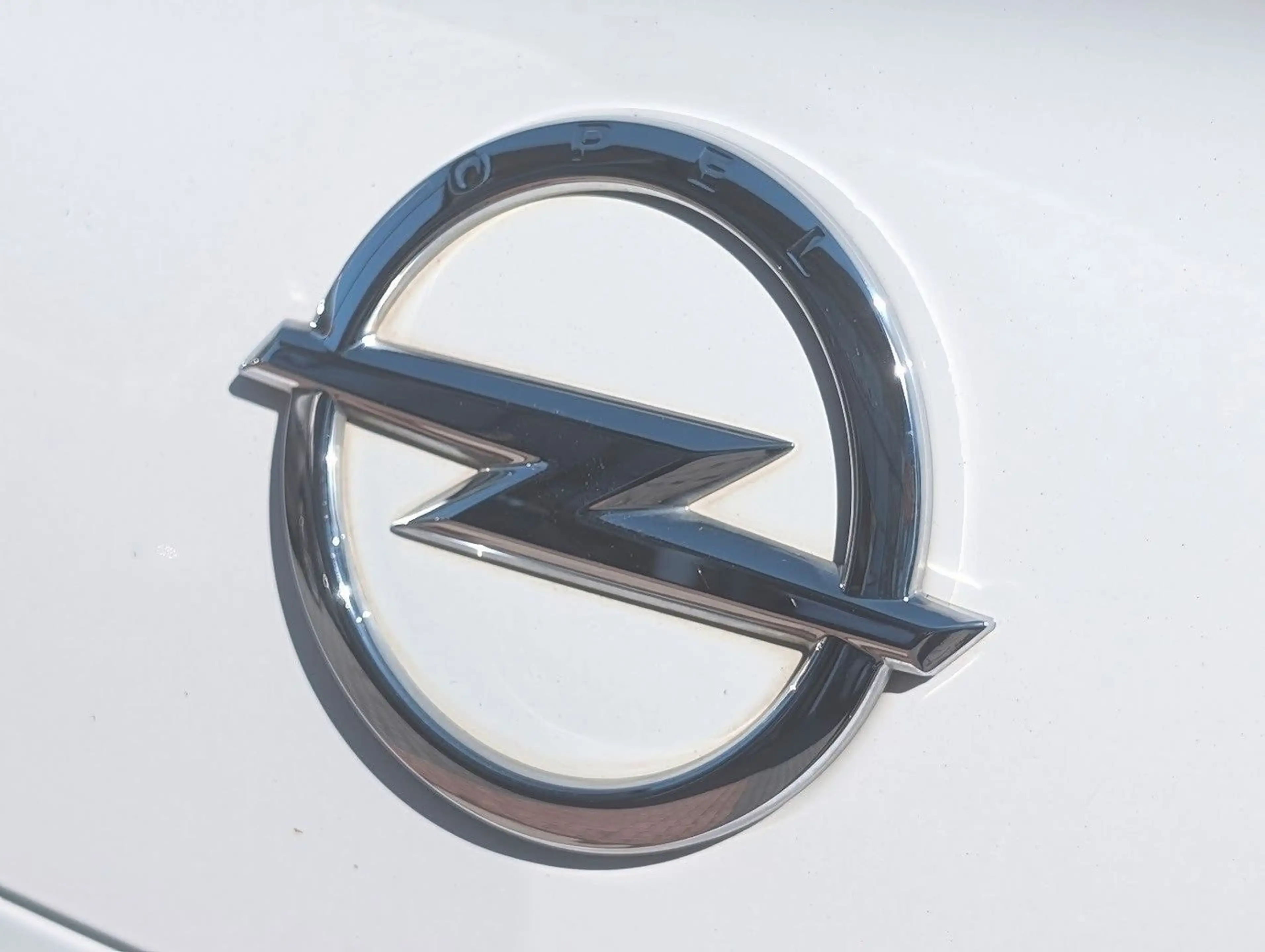 Opel Adam Adam 1.2 Essentia BT. USB. Berganfahrassist — photo 7