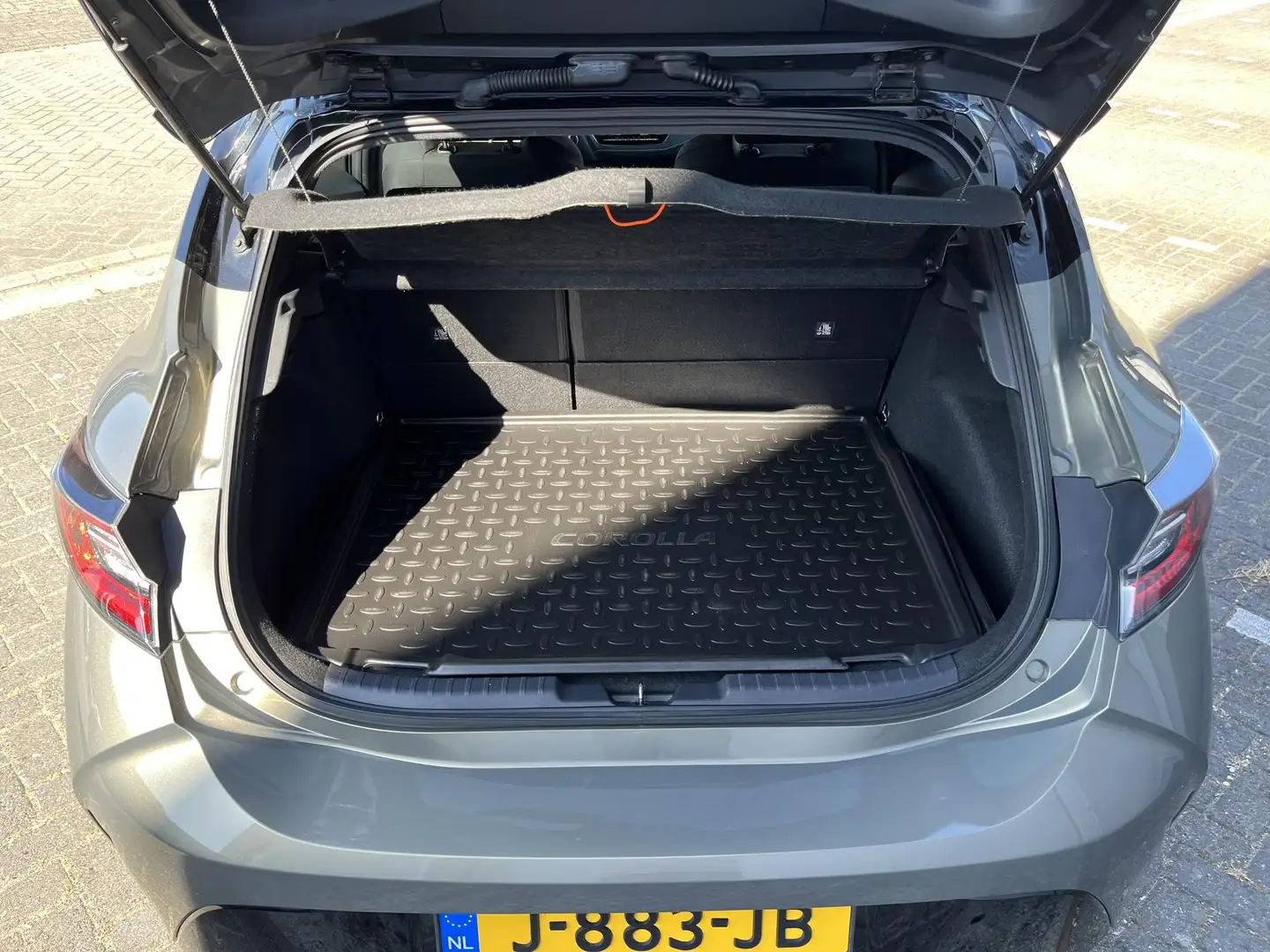 Toyota Corolla 2.0 Hybrid Dynamic Bi-Tone Groen - 2
