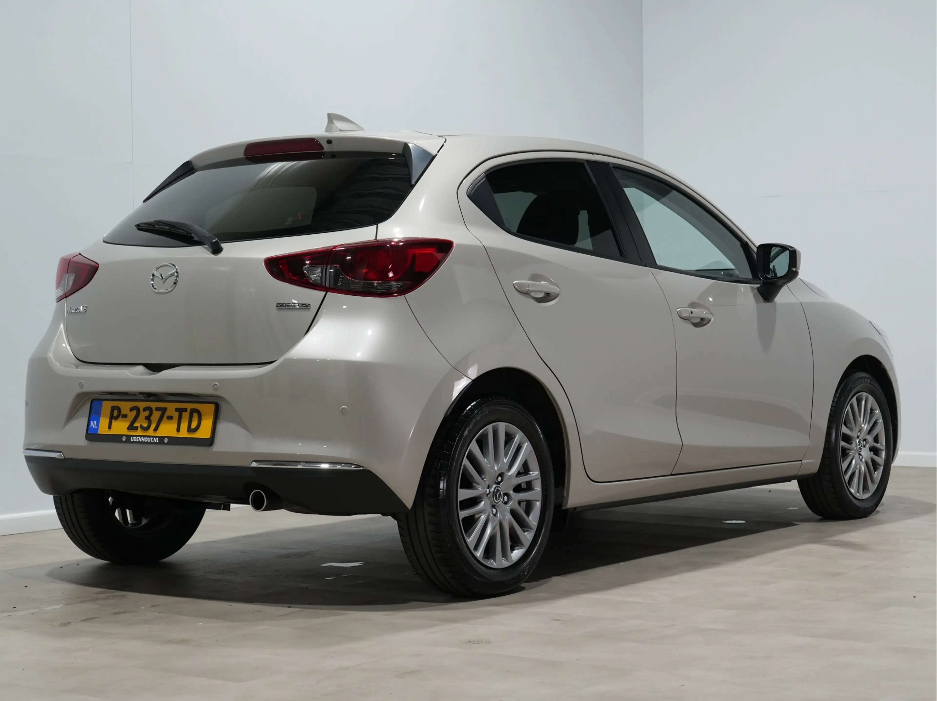 Mazda 2 1.5 Skyactiv-G Luxury Camera Apple Carplay stoel/s — photo 3