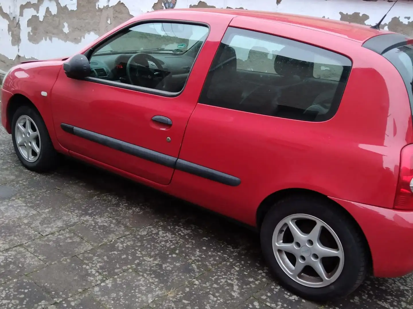 Renault Clio Clio 1.2 16V 75 Expression Rot - 1