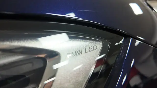 BMW 3 Series view 11