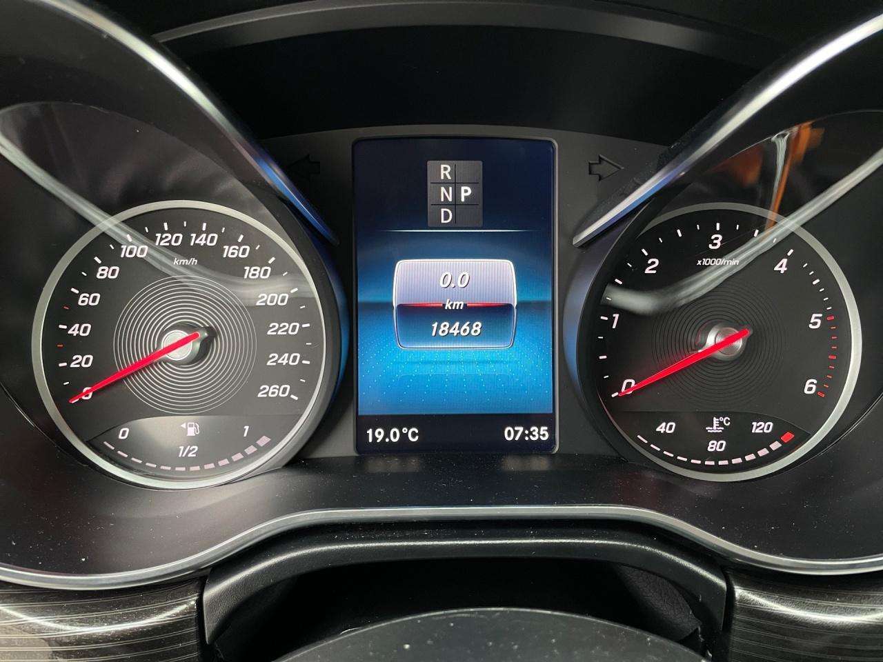 Mercedes-Benz V 250