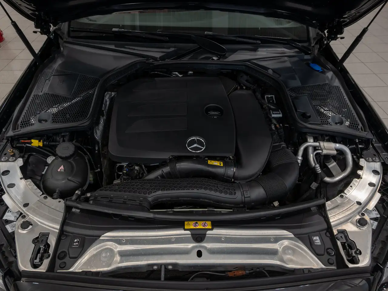 Mercedes-Benz C-Class photo Mercedes-Benz C-Class