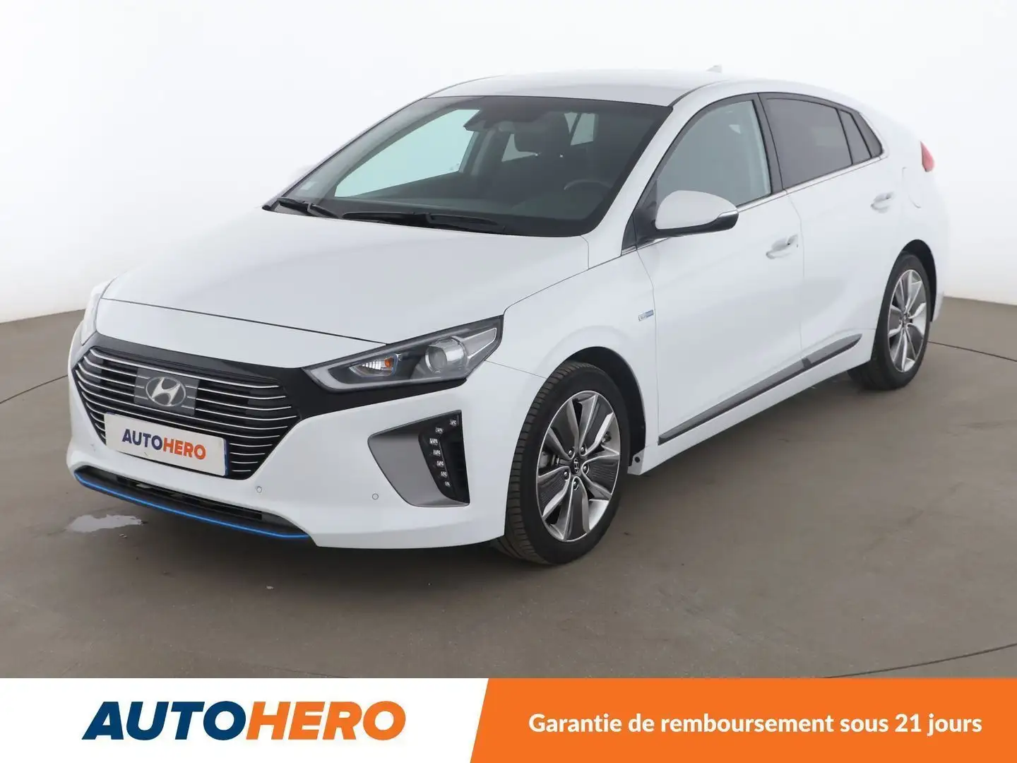 Hyundai IONIQ 1.6 Hybrid Creative Blanc - 1