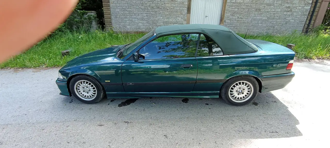 BMW 318i, foto 2