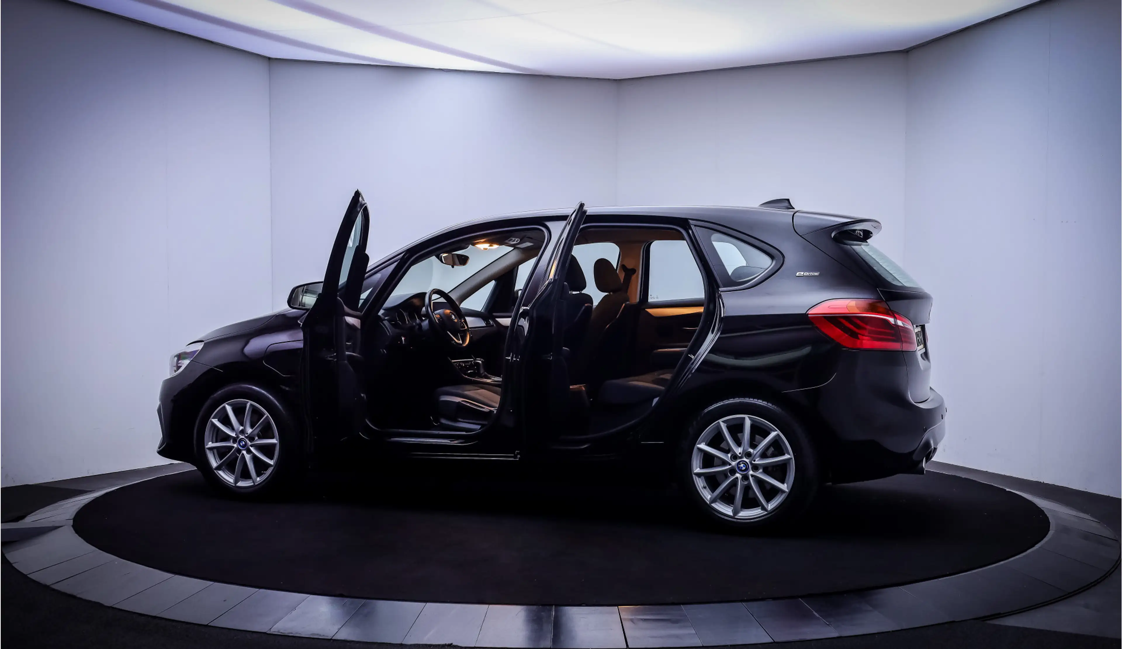 BMW 225 2-serie Active Tourer 225xe iPerformance Executive — photo 9