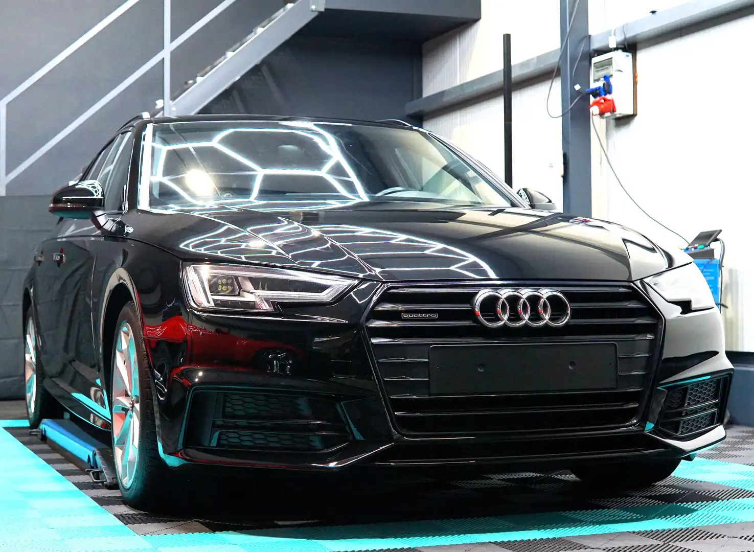 Audi A4 A4 Avant Diesel Avant 2.0 TDI S tronic quattro spo Schwarz - 1