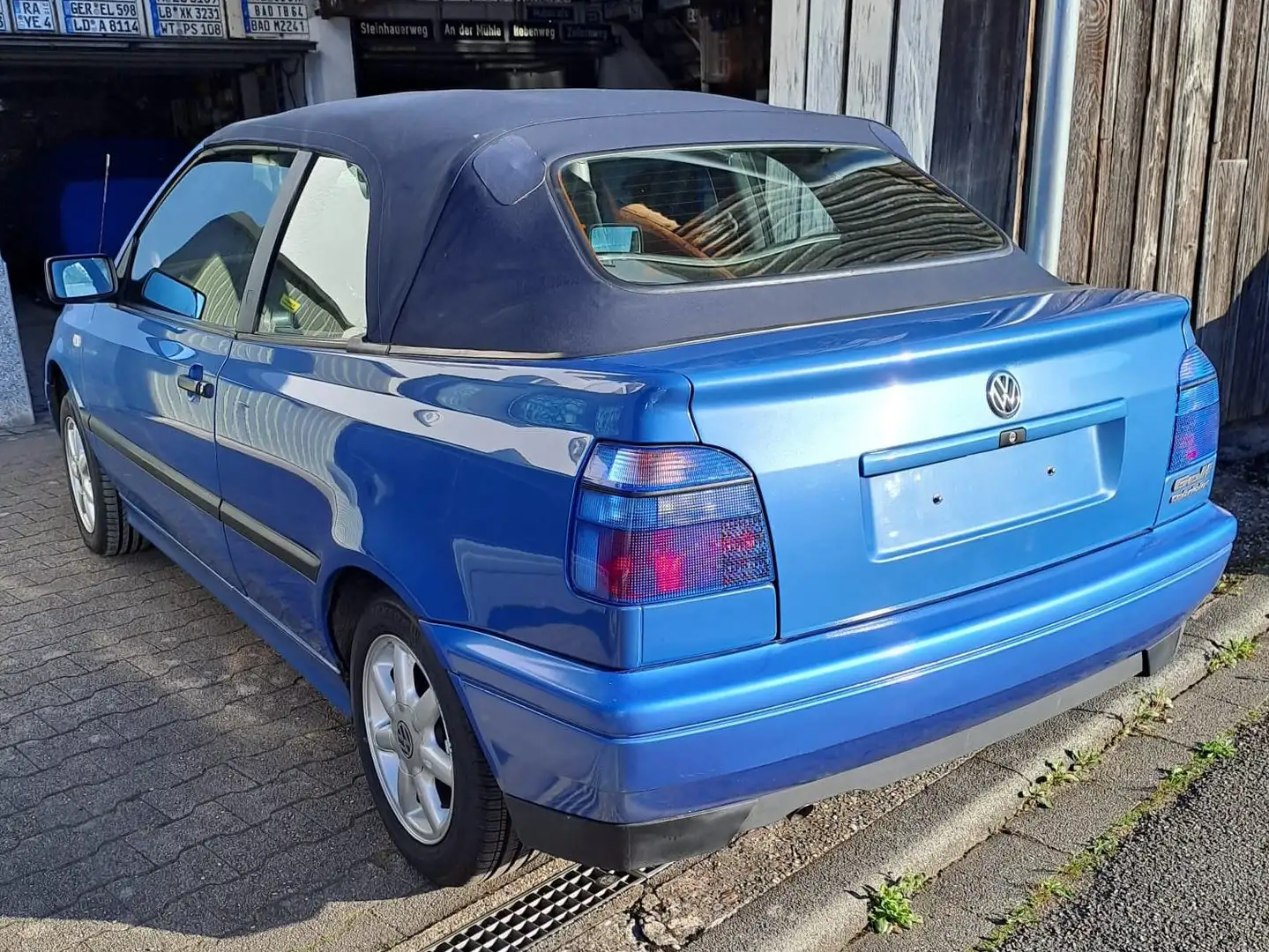 Volkswagen Golf Cabriolet Golf Cabrio 1.8 Modrá - 1
