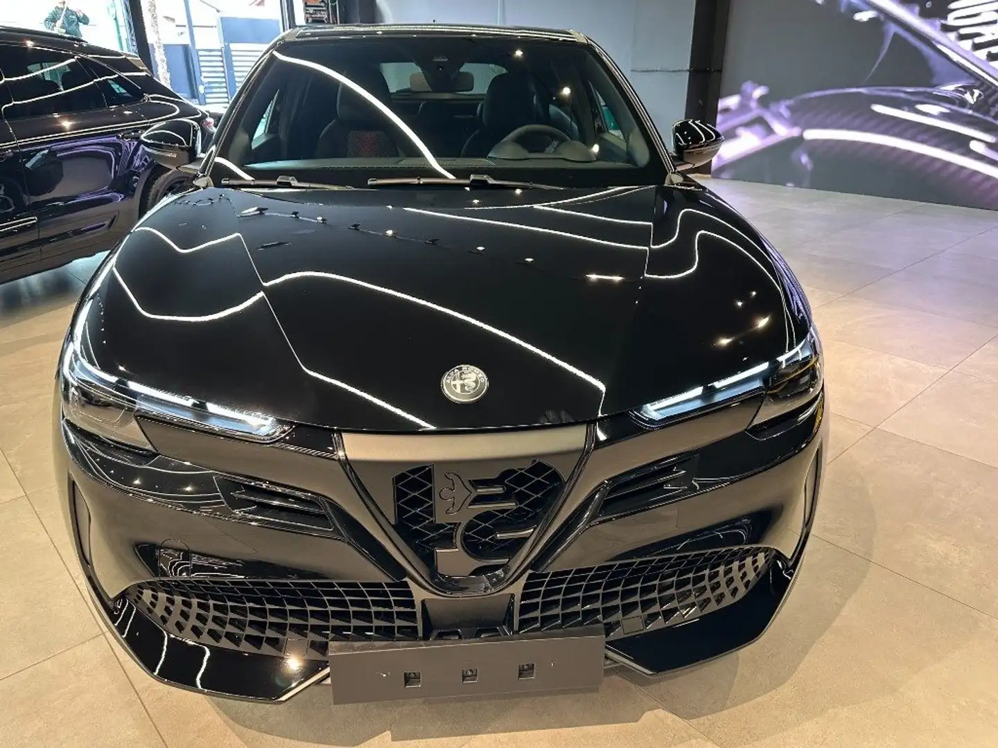 Alfa Romeo Junior 1.2 145 CV Hybrid eDCT6 Speciale Negro - 2