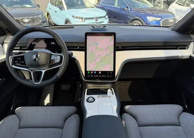 Volvo Ex90 view 11