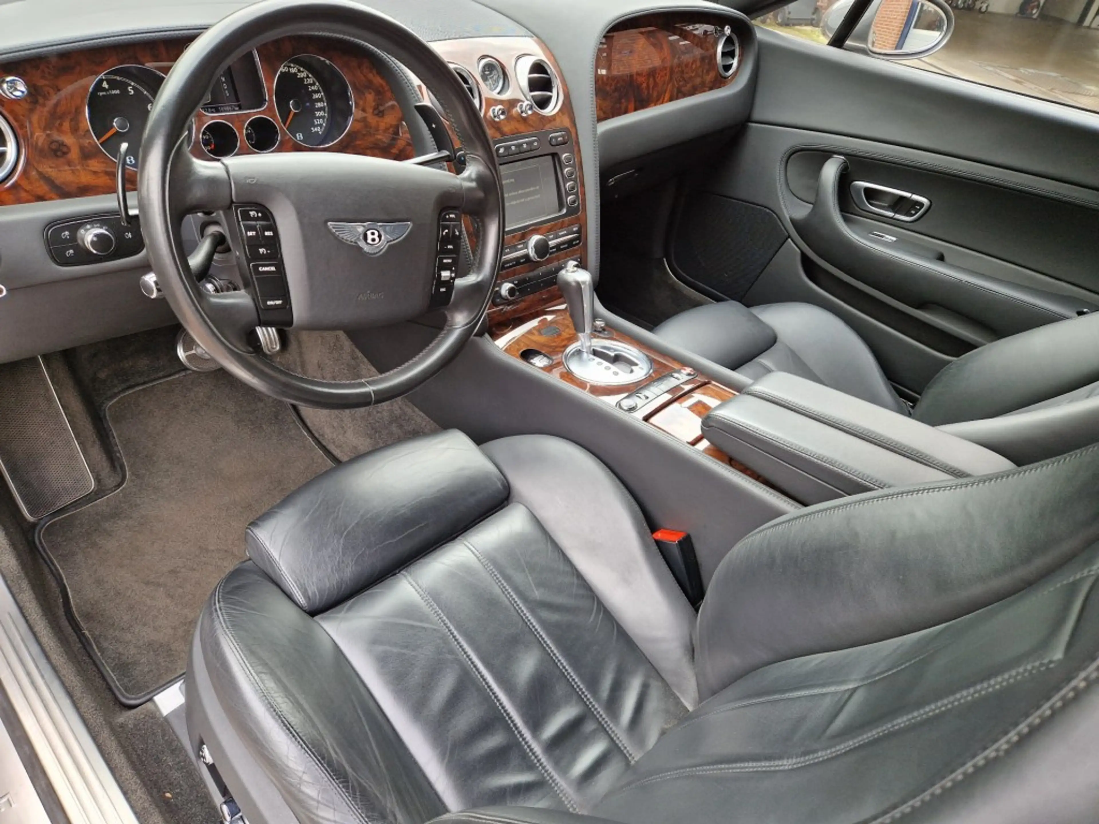 Bentley Continental GT 6.0 W12 560 Pk Aut. Originele NL-auto Dealer on — photo 9