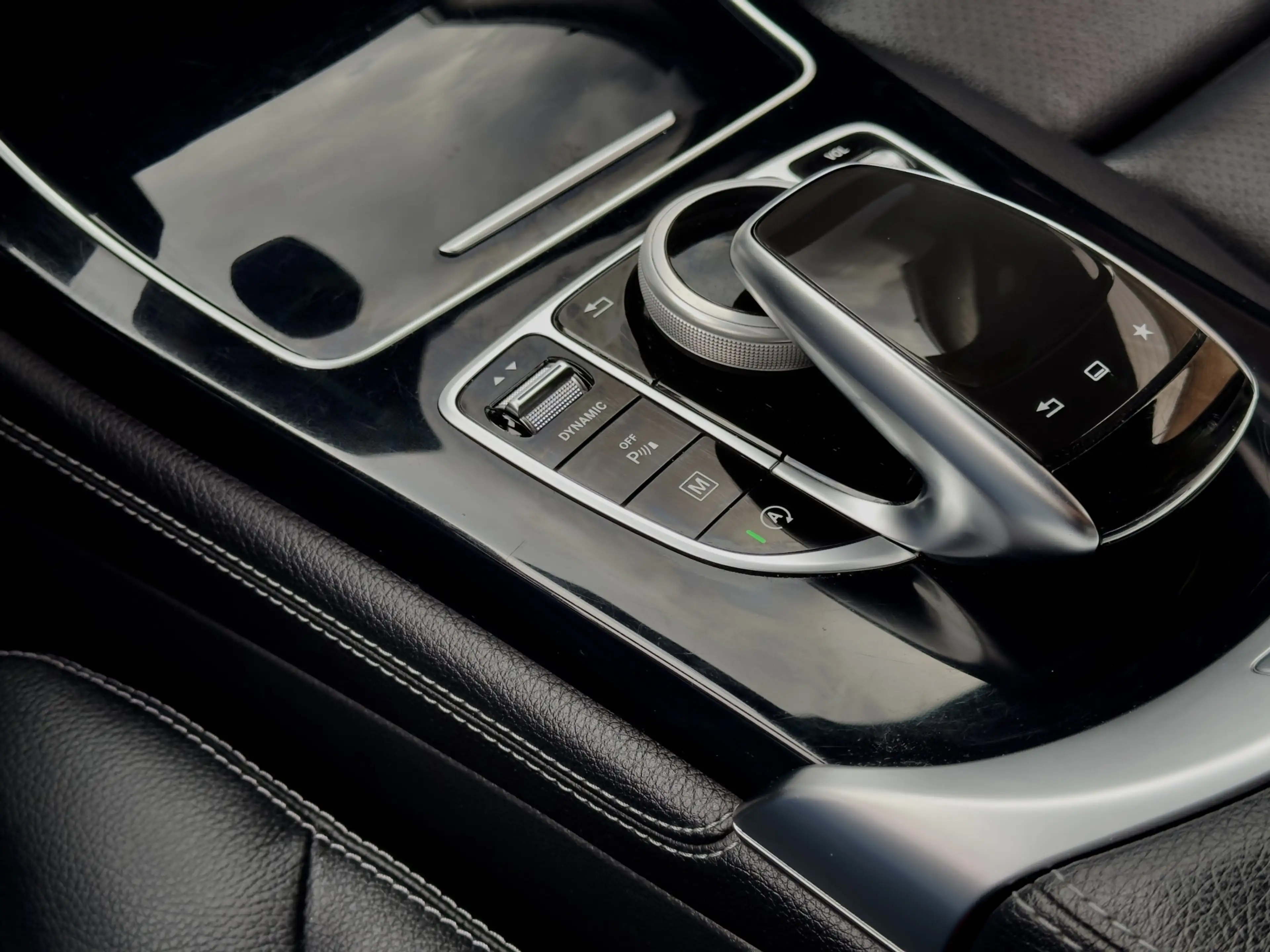 Mercedes-Benz GLC 250 4MATIC AUT9 AMG-LINE LEDER NAVI AIRCO LED LMV-20" — photo 11