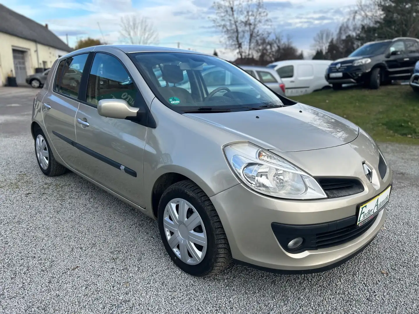 Renault Clio Edition 1.6/Klimaautomatik/Sitzhzg./5-trg. Braun - 2
