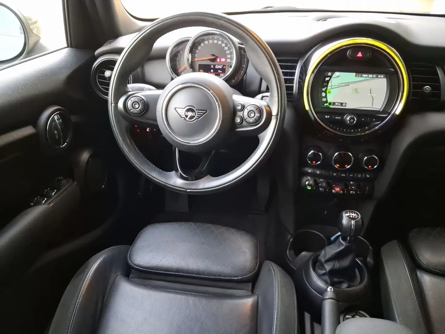 MINI One 5-Türer LED Navi ParkAs Klima PDC v/h Grau - 2
