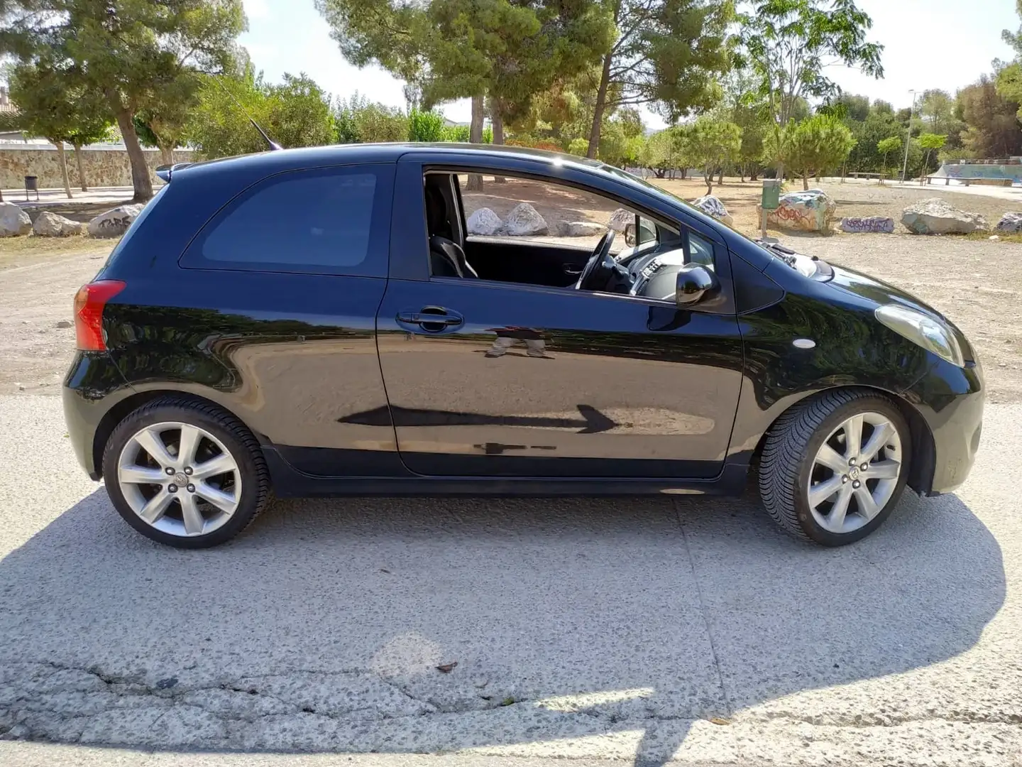 Toyota Yaris TOYOTA YARIS 1.8VVT-i 133 Negro - 2